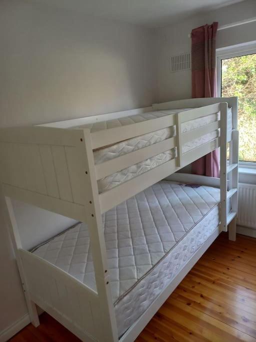Large 4bed Available Long-term In